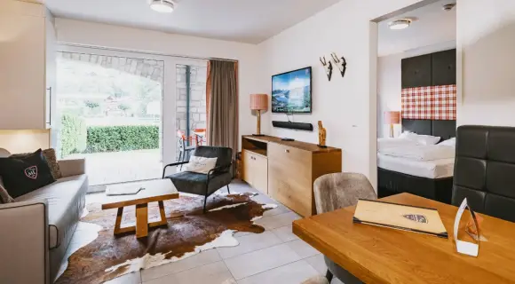 1-BR suite 45 sqm for up to 4 ✓ 2 bathrooms ✓ full kitchen ✓ terrace ✓ pet-friendly ✓ Kaprun Austria ► Book!