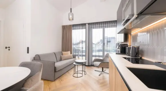 Superior Family Suite 31 m² für bis zu 4 ✓ sep. Schlafzimmer ✓ Küche ✓ Innenpool ✓ Sauna ✓ Zell am See ► Buchen!