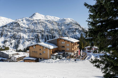 Hotel Burgwald with ski slope