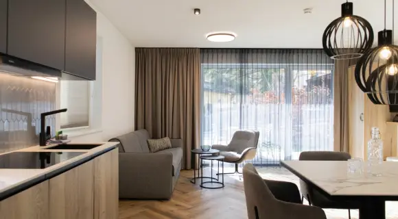 Superior suite 40 sqm for up to 4 ✓ 2 bathrooms ✓ kitchen ✓ indoor pool ✓ sauna ✓ Zell am See ► Book!