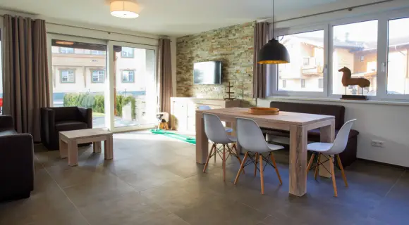 2 Schlafzimmer Combi Apartment mit 110 m² für 4-8 Personen ✓ Terrasse ✓ Küche ✓ WLAN gratis ✓ Zell am See ► Jetzt buchen!