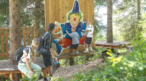 Familienpaket im AvenidA Mountain Lodges Saalbach ✓ Kinder gratis ✓ Frühstück ✓ Sauna & Infrarotkabine ► Jetzt buchen!