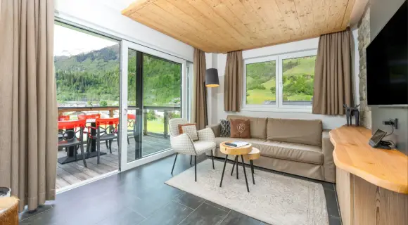 Panorama Suite 43 m² für bis zu 4 ✓ Terrasse ✓ 2 Bäder ✓ Kitzsteinhorn ✓ Kaprun ► Buchen!