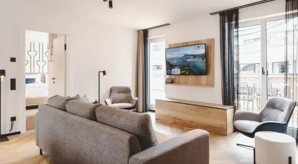 3-BR combi from 85 sqm for up to 6 ✓ 3 bedrooms ✓ kitchen ✓ indoor pool ✓ sauna ✓ Zell am See ► Book!
