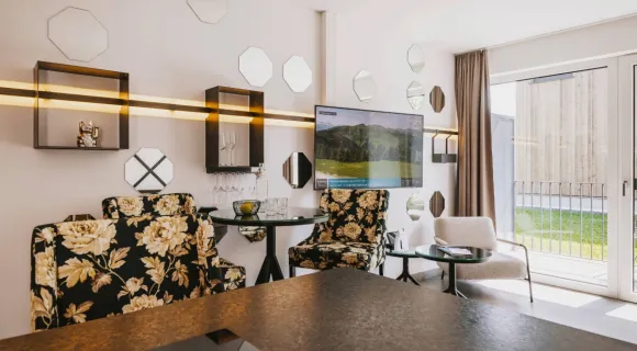 1-Bedroom Suite with Private Sauna