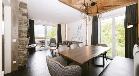 2-Bedroom suite 57 sqm for up to 6 ✓ 2 bedrooms ✓ 2 bathrooms ✓ kitchenette ✓ balcony ✓ Kaprun ► Book!